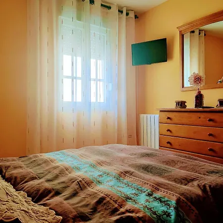 Charming House In With Garden And Terraces * Esteiro