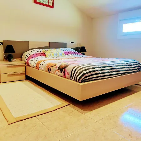 Charming House In With Garden And Terraces Holiday home Esteiro